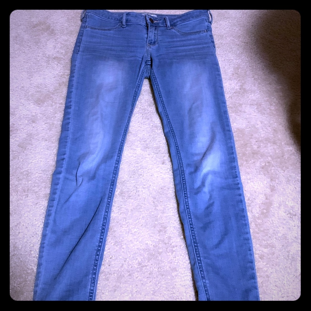 **SOLD***Hollister SUPER SOFT skinny jeans.